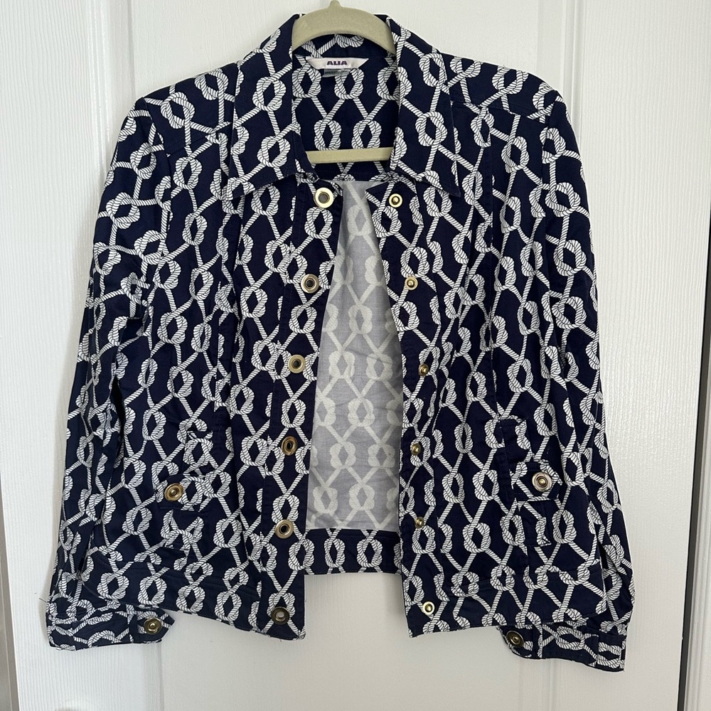 Nautical jacket with gold buttons